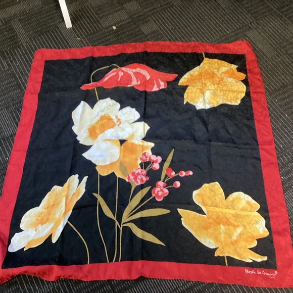 NICOLE DE BEAUYON. PARIS Accessories - NICOLE DE BEAUYON . PARIS SILK SCARF. MUST SEE LARGER ONE